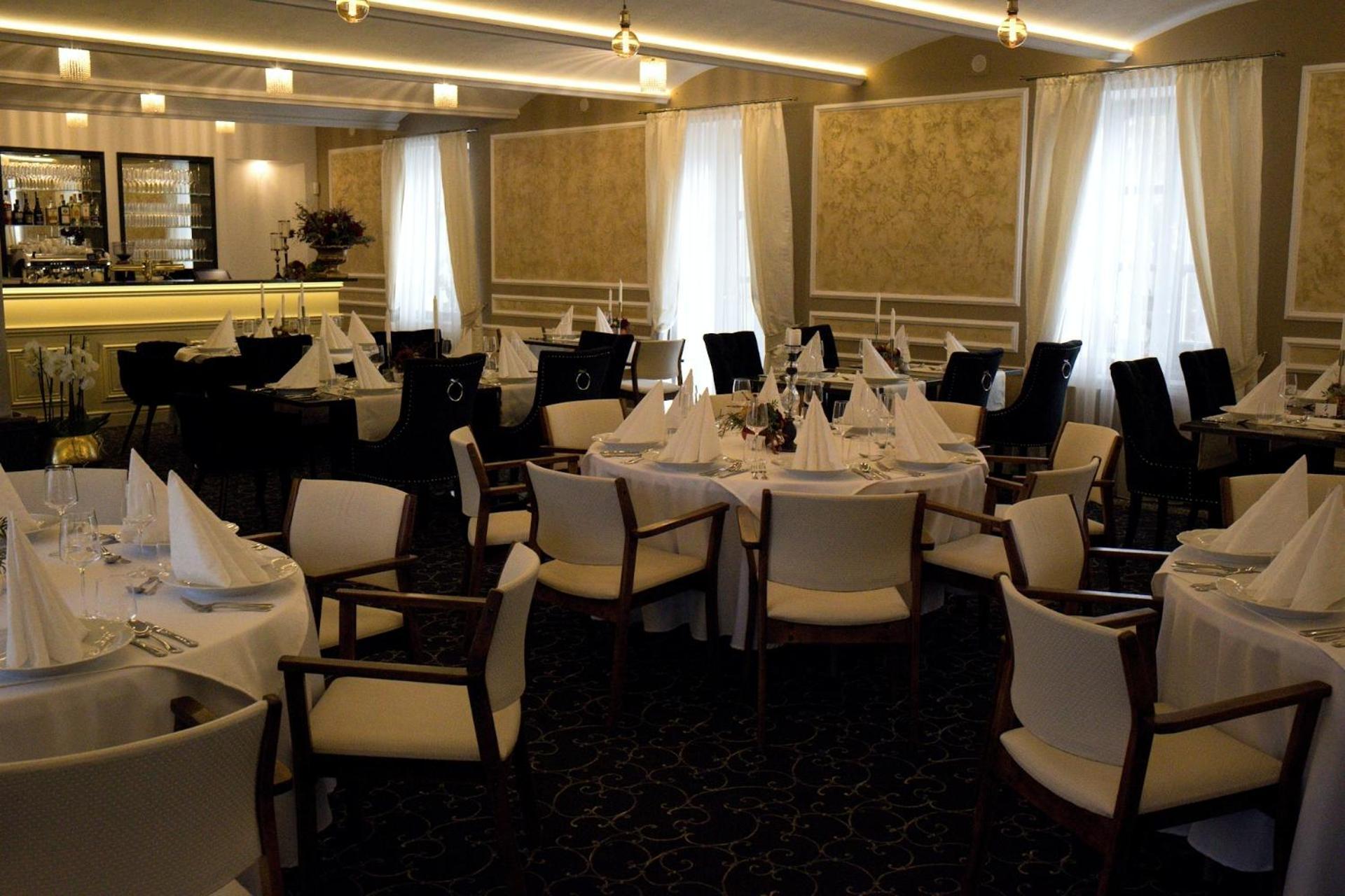 Zamek Kvasetice Hotel Havlickuv Brod Exterior photo