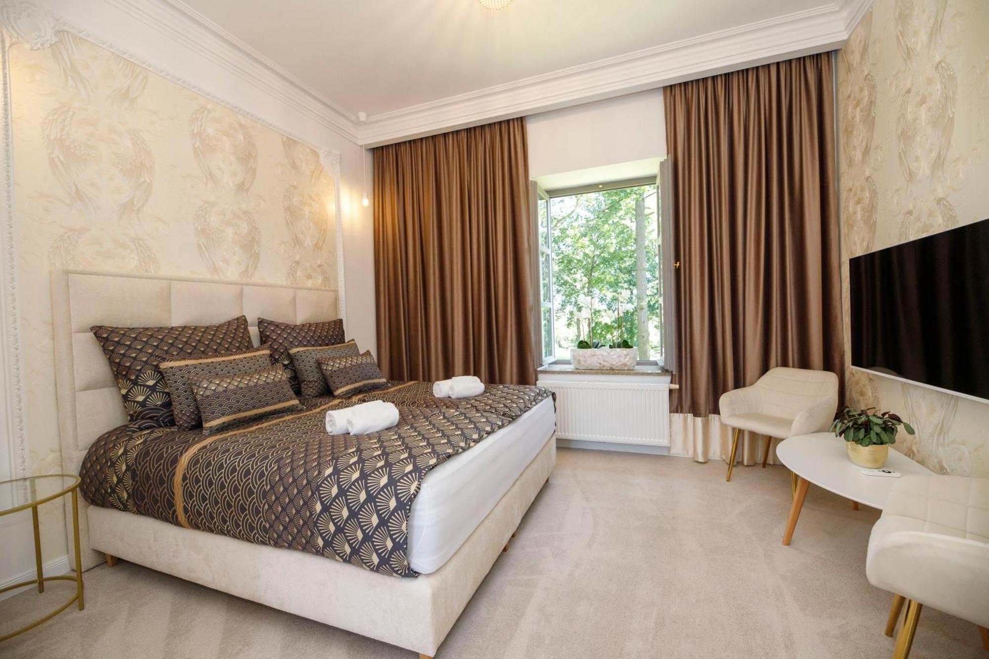 Zamek Kvasetice Hotel Havlickuv Brod Exterior photo